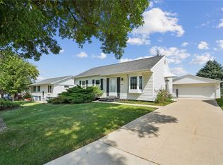 3341 Dunham Dr SW, Cedar Rapids, IA 52404
