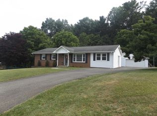 406 Big Red Dr, Hillsville, VA 24343