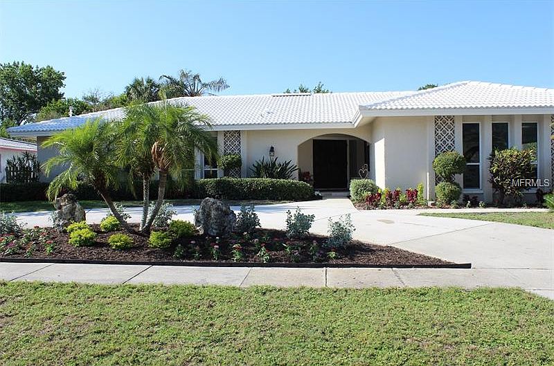 1st image of 13915 Bonnie Brae Dr