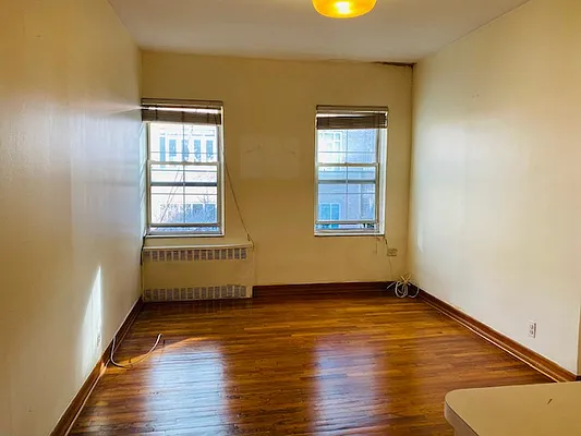 Rented by Bank Neary | media 28