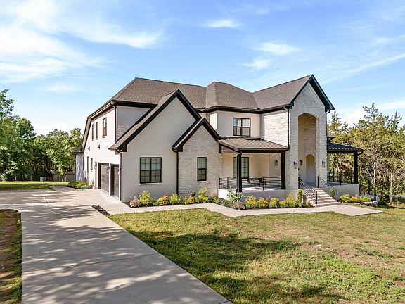 2nd image of 2085 Kidd Rd