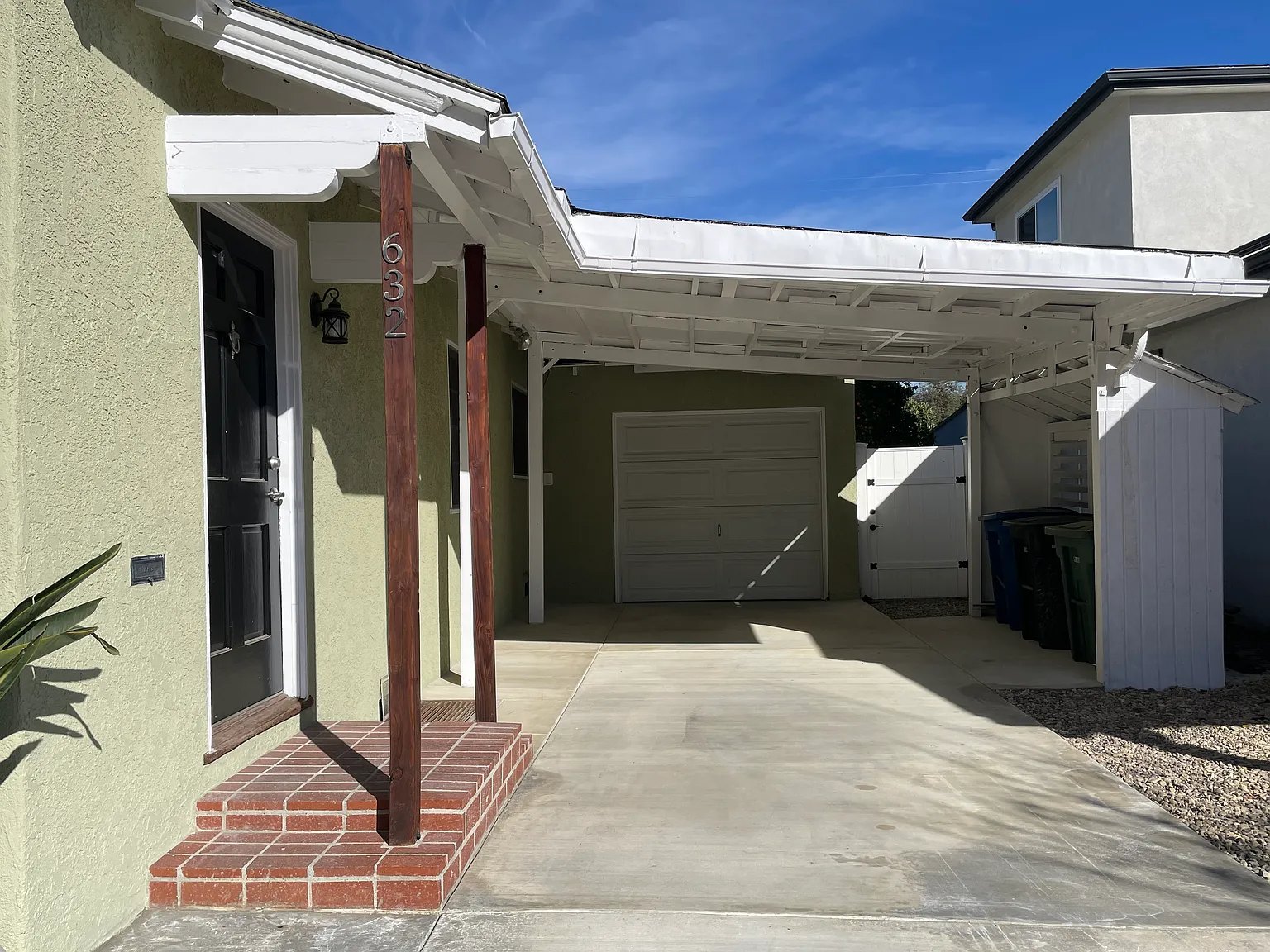 3 bed, 1800 sqft, $5,575 — Photo 2