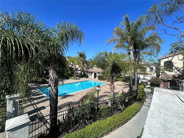 3506 Orangewood — Photo 13