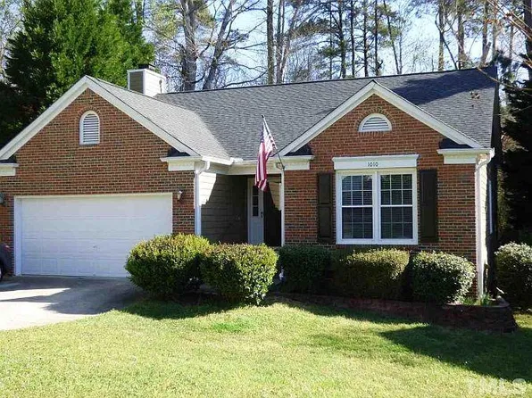 1010 Riverway Ln, Knightdale, NC 27545