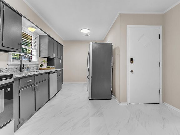 4th image of 4047 Allison Ave