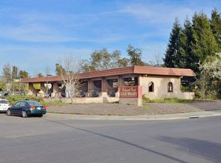 200 Classic Ct, Rohnert Park, CA 94928