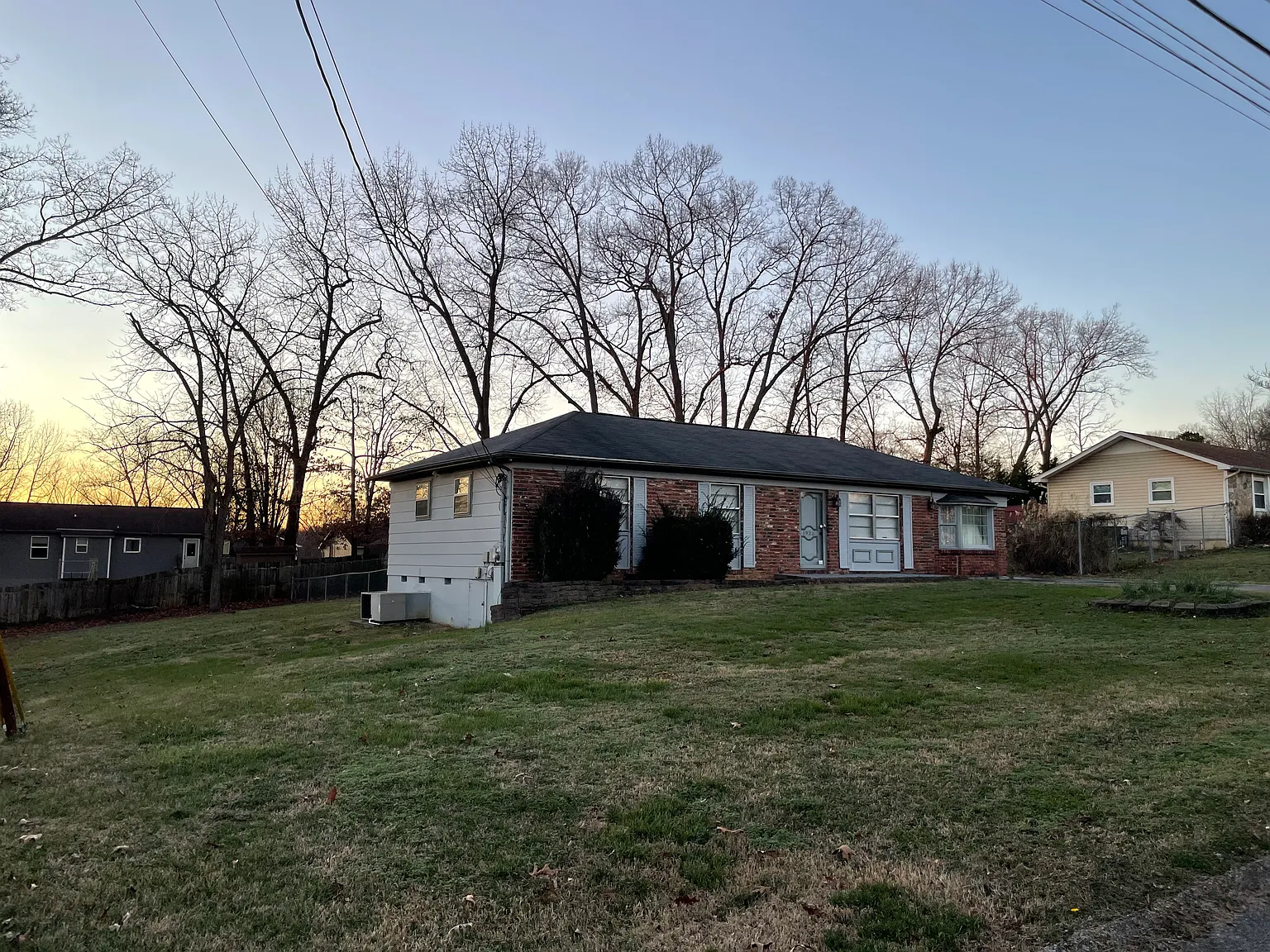 3 bed, 1296 sqft, $2,000 — Photo 3