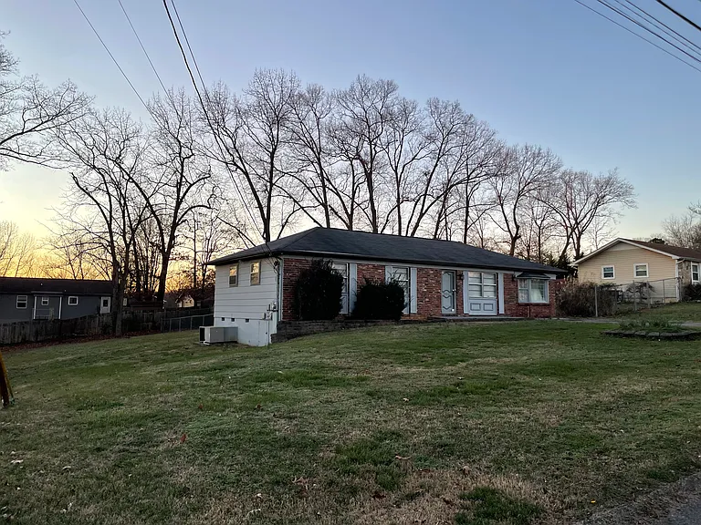 1925 Canby Hills Rd — Photo 3