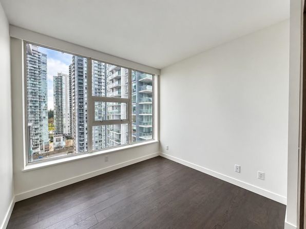 2 bedroom rental in Surrey — photo 4