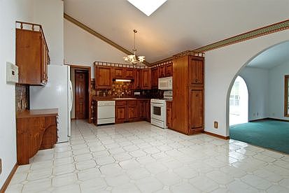 3rd image of 38W482 Foxwood Ln