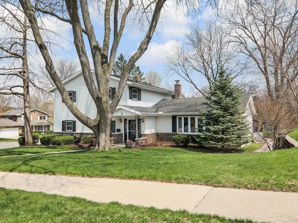 1 Quarterdeck Dr, Madison, WI 53705