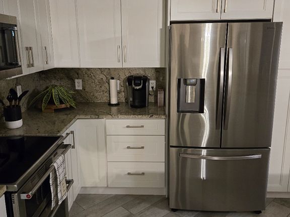 5th image of 241 Riverside Dr Unit 2209