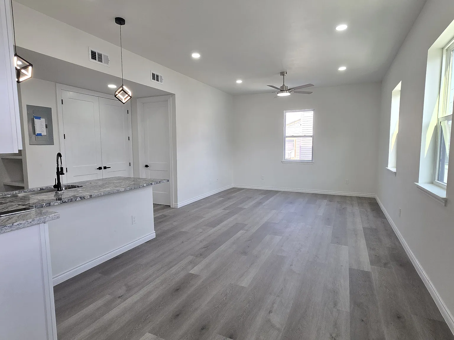 3 bed, 1500 sqft, $2,350 — Photo 3
