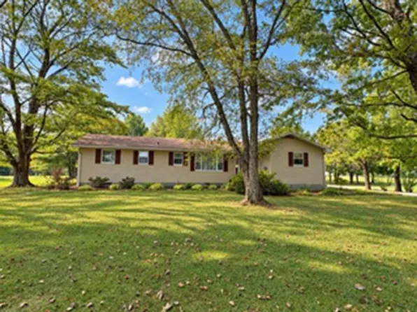 429 County Road 1800e, Fairfield, IL 62837