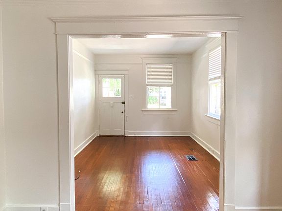 2nd image of 1031 Lowerline St