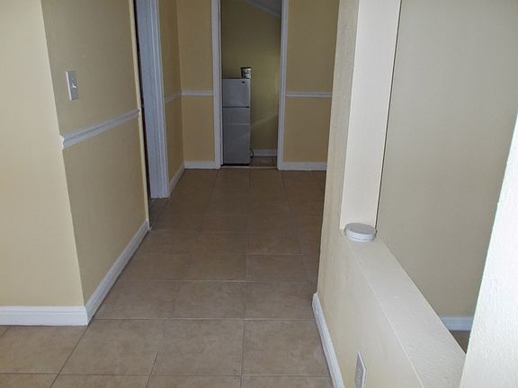 5th image of 915 Cornelius Ave
