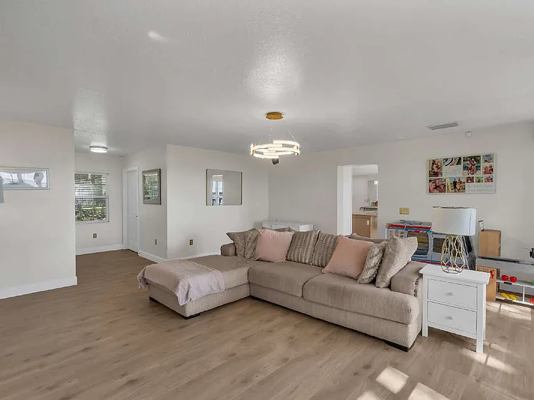 606 N Shore Dr — Photo 17
