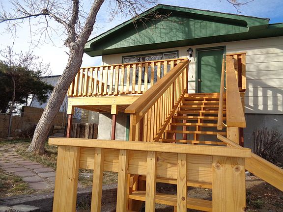 2nd image of 212 Kinnikinnick Dr