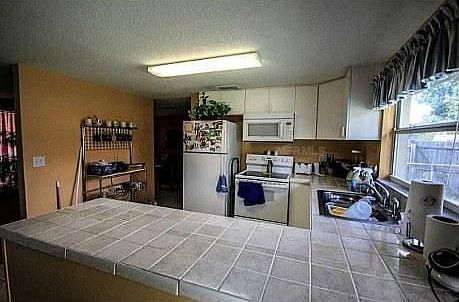 3rd image of 6701 Amundson St