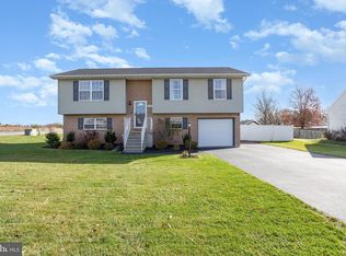 3221 Grey Fox Cir, Dover, PA 17315