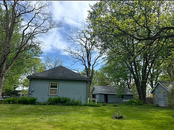 3rd image of 32792 3rd St