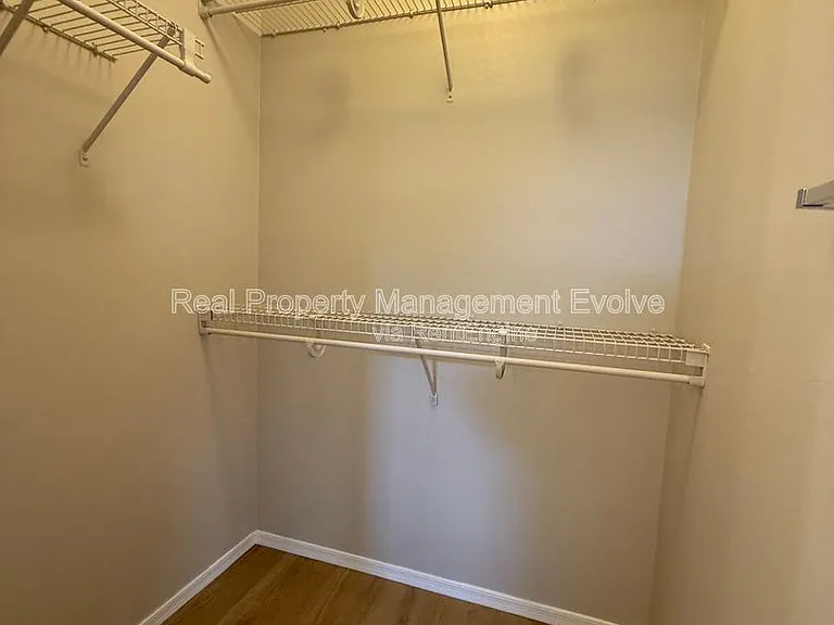 12438 W Hearn Rd — Photo 14