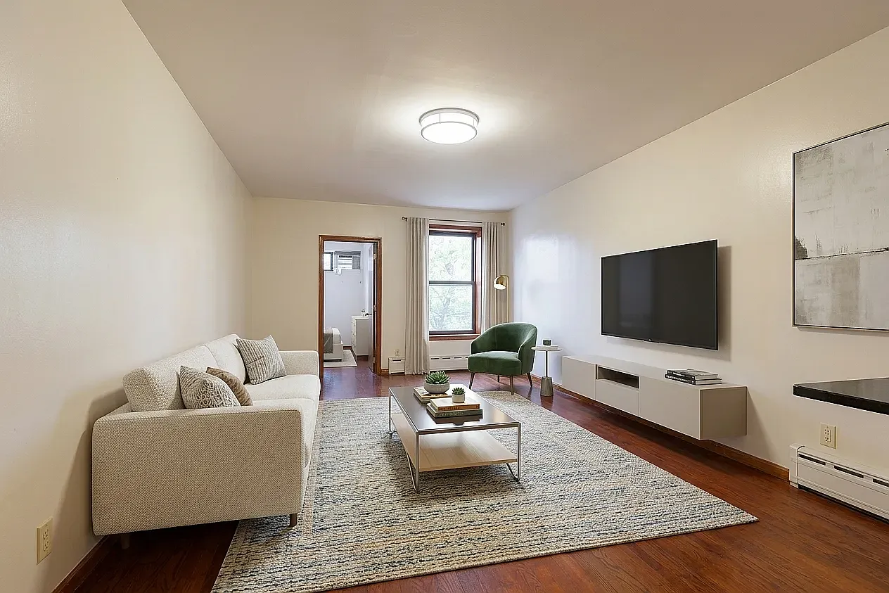 577 Warren Street — Photo 3