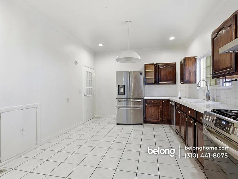 1410 Fedora St — Photo 22