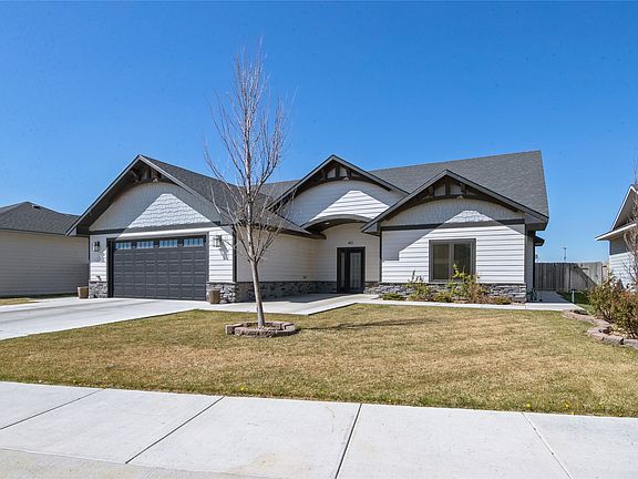 3rd image of 401 Park View Dr