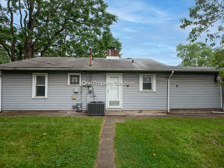 7611 Northcote Ave — Photo 22