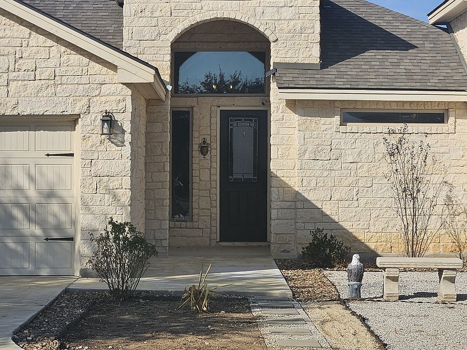 1st image of 137 W Medium Meadow