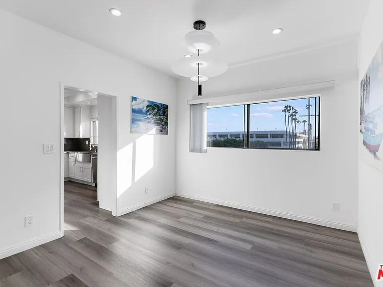 1727 S Bentley Ave #209 — Photo 3