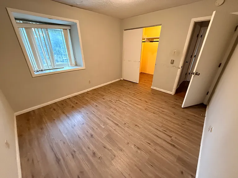 302 Buena Vista Dr #H — Photo 10