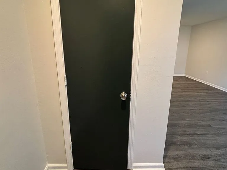 463 Alexander Ave — Photo 4