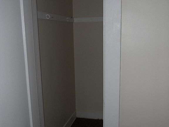 4th image of 2728 Main St APT 20