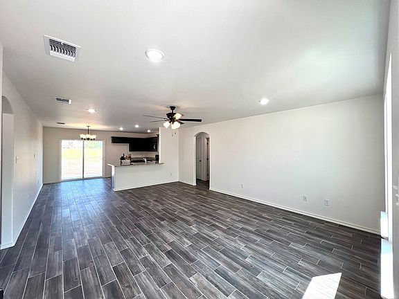2nd image of 2820 Oaklawn Blvd
