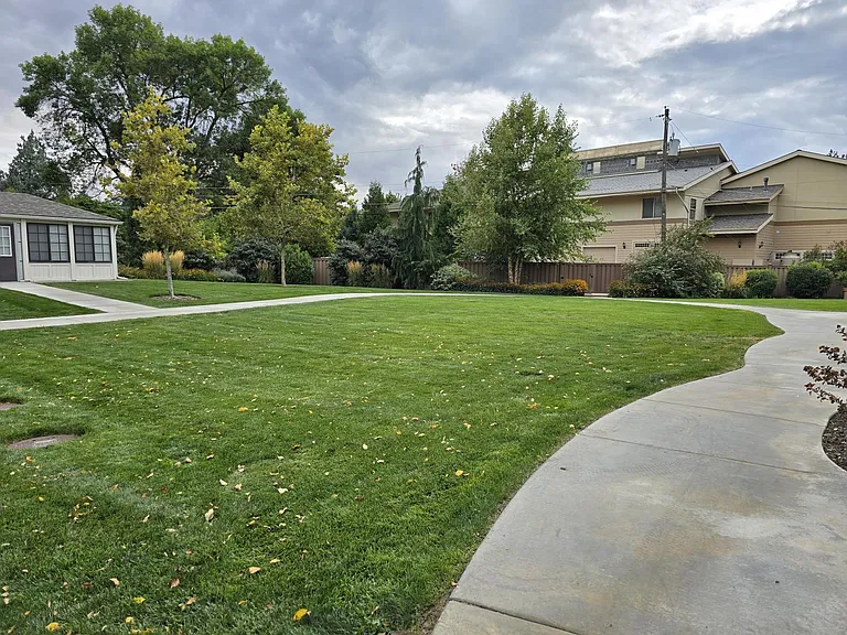 3721 W Catalpa Dr — Photo 18