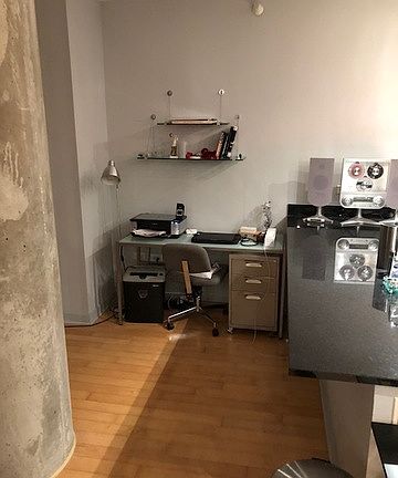4th image of 860 W Blackhawk St #1005