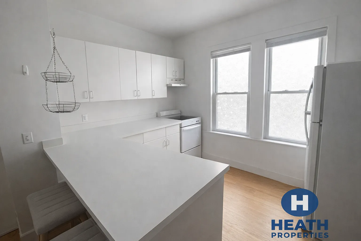 3 bed, 999 sqft, $3,500 — Photo 4
