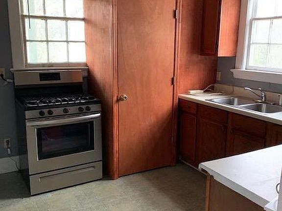4th image of 925B Rutledge Ave