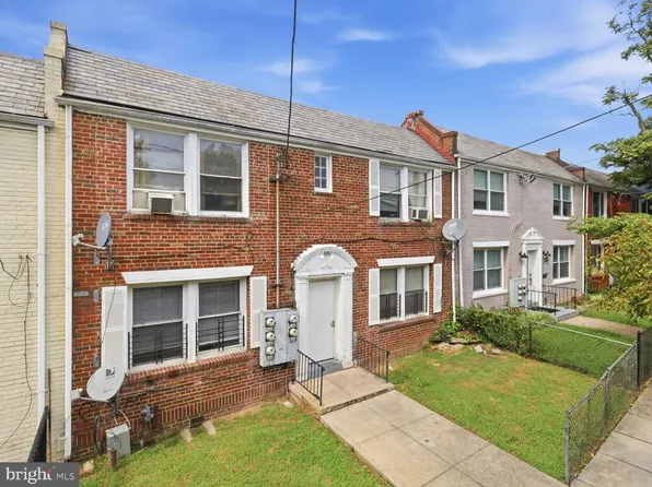 1322 Downing Pl NE, Washington, DC 20018