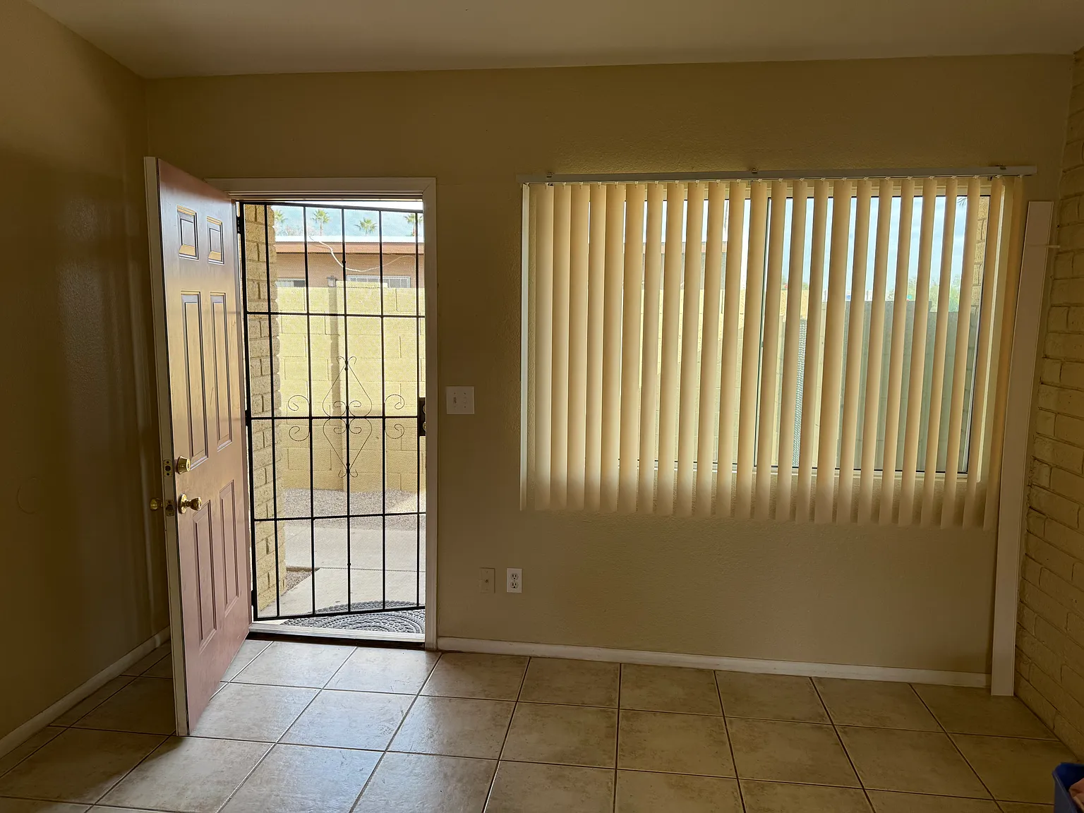 2 bed, 900 sqft, $1,250 — Photo 3