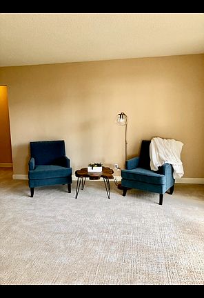 4th image of 23777 E Cliff Dr #2