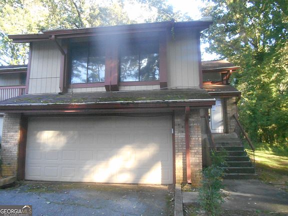2nd image of 1159 Village Way