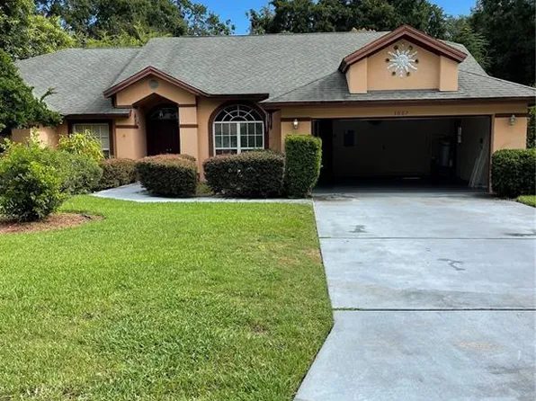 3007 Forest Club Dr, Plant City, FL 33566
