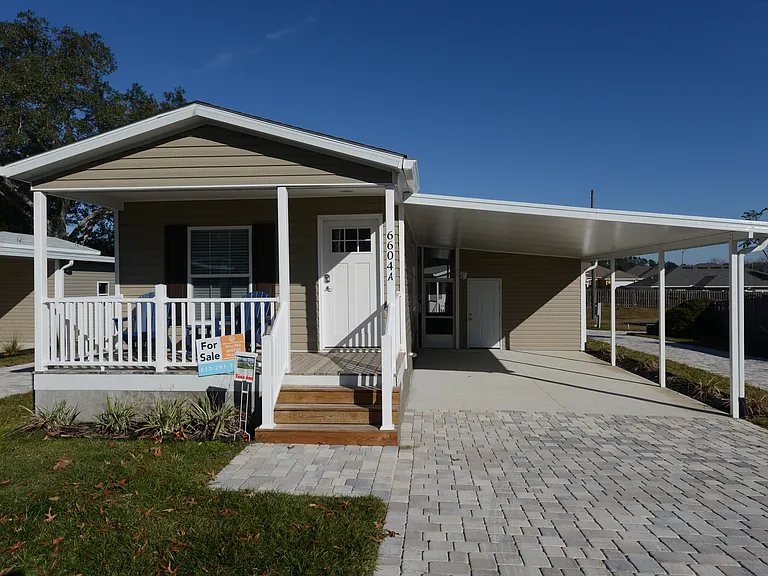 6604 Lakewood Dr #168 — Photo 1
