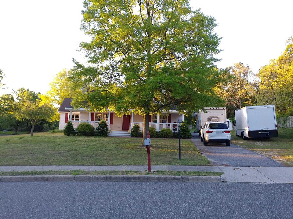 1st image of 725 Ocean Crest Ave