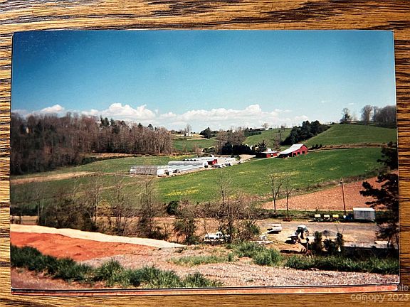 4th image of 30 Haden Dr
