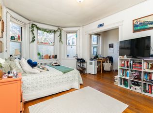 118 Riverway APT 22, Boston, MA 02215