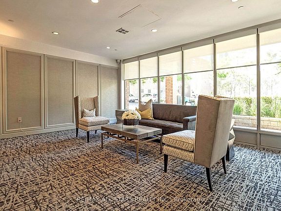 5th image of 15 Maitland Pl #2112